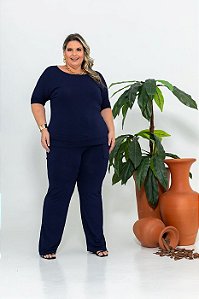 Conjunto Plus Size em Malha de Viscolycra Azul Marinho – Blusa com Manga Japonesa e Calça Reta