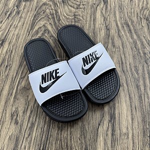 Chinelo Nike Benassi Branco com Preto