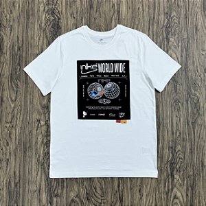 Camiseta Nike Worldwide Branca
