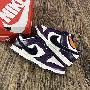 Tênis Nike Dunk Low Chenille Swoosh