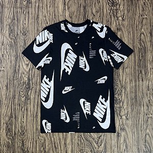 Camiseta Nike Sportswear Multi Swoosh Preta