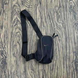 Shoulder Bag Nike Essentials 1L Preta