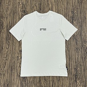 Camiseta Nike Swoosh by Nike Gelo