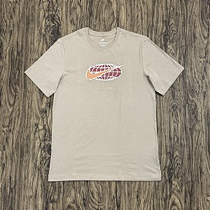 Camiseta Nike Sportswear World 3D Marrom
