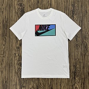 Camiseta Nike Sportswear Graphic Branca