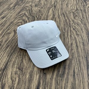 Boné Nike Club Swoosh Cinza