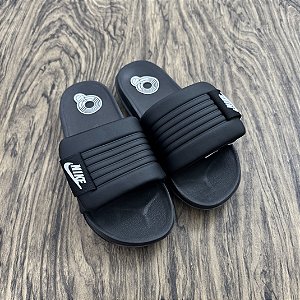 Chinelo Nike OffCourt Adjust Preto
