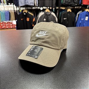 Boné Nike Club Bege