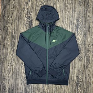 Jaqueta Nike Sportswear Windrunner Preto com Verde