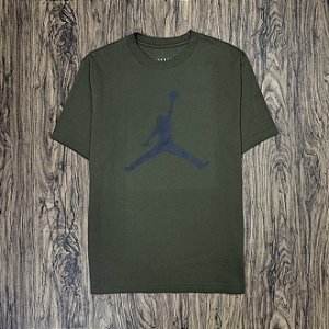 Camiseta Nike Air Jordan Big Logo Verde Militar
