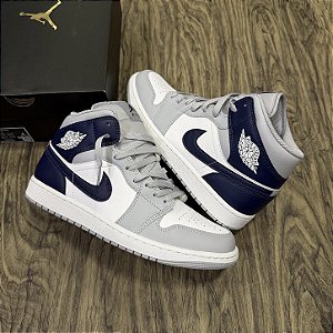 Tênis Nike Air Jordan 1 Mid "Wolf Grey Midnight Navy"