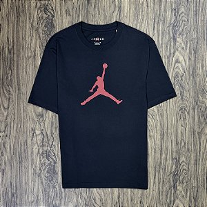 Camiseta Nike Air Jordan Big Logo Preto com Vermelho