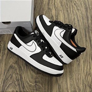 Tênis Nike Air Force 1 “Panda”