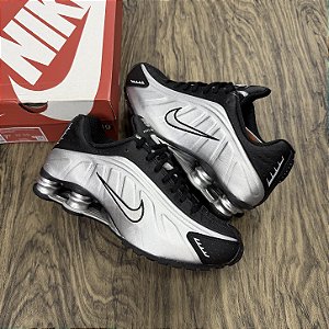 Tênis Nike Shox R4 Metallic Silver