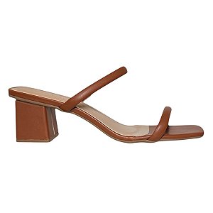 Michaela tamanco camel