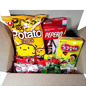 Kit Caixa Doces e Salgadinhos Importados Coreanos e Japonês