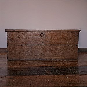Baú c/ Interior Dividido em Dois Compartimentos - 171x66cm (L x P)