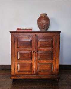 Gabinete Rústico c/ Portas Almofadadas, Anos 50, MG - 95x56cm (L x P)