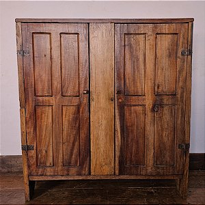 Armário 2 Portas Madeira Maciça da Década de 50 - 108x108x34cm