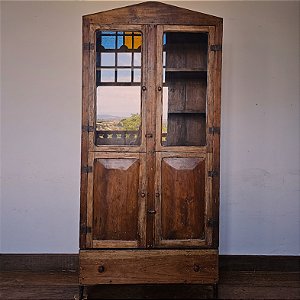 Armário Vitrine com Compartimento Inferior, Séc. XX - 213x100x43cm