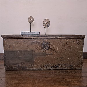 Baú Retangular c/ Resquícios de Policromia, Séc XIX - 114x53cm (L x P)