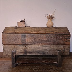 Tulha em Madeira com 3 Compartimentos, Século XX - 136x50cm (L x P)