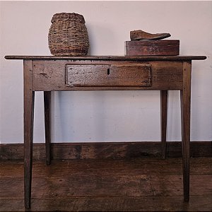 Mesa de Apoio Rural Mineira em Madeira, Séc. XX - 52x110cm (L x C)