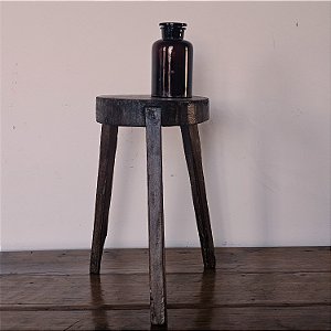 Banqueta em Madeira Maciça da Década de 50 -(49 alt x 29 diam)