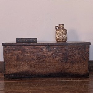 Baú Antigo Retangular em Madeira, Início do Séc. XX - 91x33cm (L x P)