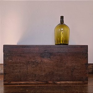 Baú de Madeira Antigo, Início do Séc. XX - 83x38cm (L x P)