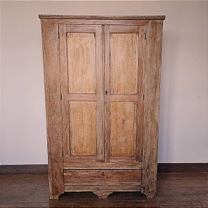 Armário Roupeiro Antigo em Madeira, 1940 - 123x67cm (L x P)