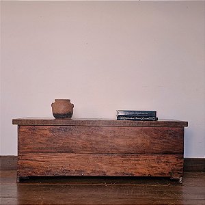 Baú Antigo de Madeira, MG, Início do Séc. XX - 131x37cm (L x P)