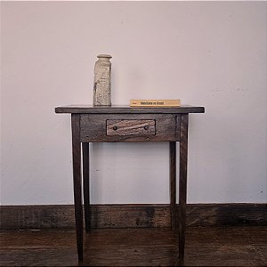 Mesinha de Apoio ou Lateral com Gaveta - 42x64cm (L x C)