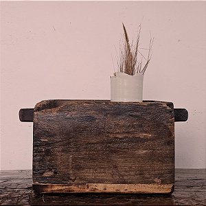 Quarta de Medida Antiga em Madeira Rústica, Séc. XX - 37x28cm (L x P)