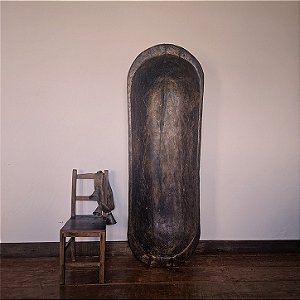 Gamelão Rústico em Madeira Escura, Séc. XIX – 189x63x22cm