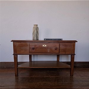 Mesa Lateral Trapezoidal com Gaveta e Prateleira - 100x44x57cm