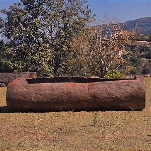 Cocho Rústico em Madeira Lavrada, Século XIX - 209x70x50cm