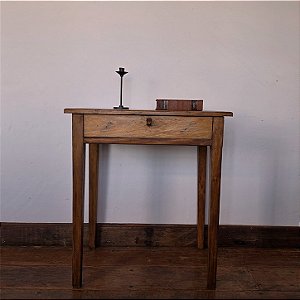 Mesa de Apoio em Madeira Maciça com Gaveta, Início Séc.XX - 72x44x81cm