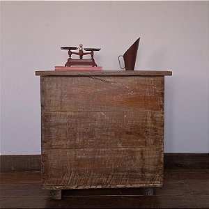 Caixote Antigo de Armazém, Década de 40 - 83x53x84cm