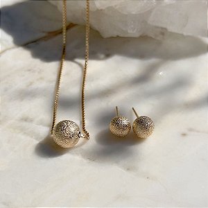 Conjunto colar e brincos esfera em banho de ouro 18k