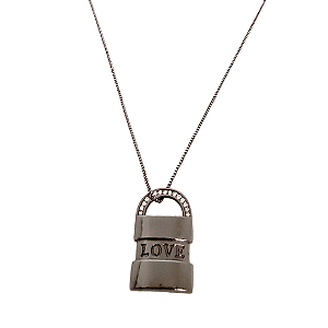 Colar banhado em ródio negro com cadeado love e zircônia cristal