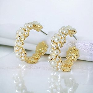 Brinco argola em banho de ouro 18k com pérolas