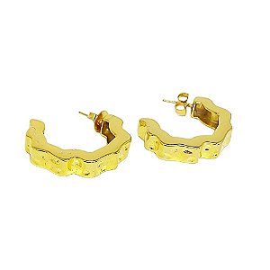 Brinco em banho de ouro 18k meio argola ondulado