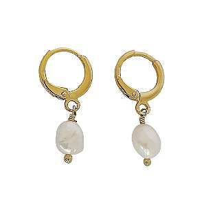 Brinco argola banhado em ouro 18k e pérola cultivada