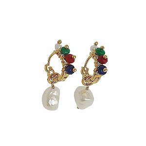 Brinco banhado em ouro 18k com cristais jade rubi, jade safira e jade esmeralda com uma pérola barroca
