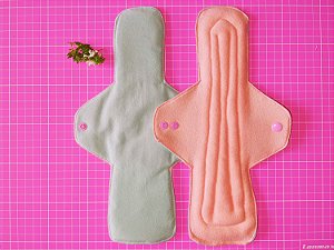 Noturno Absorvente Reutilizável de Tecido Ecológico 100% Algodão Orgânico com Tingimento Sustentável.