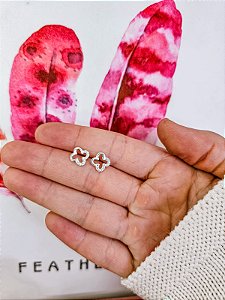 Brinco Trevo Cravejado