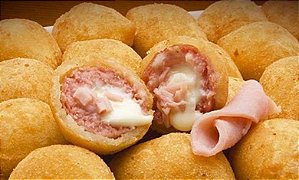 Bolinha de presunto e queijo