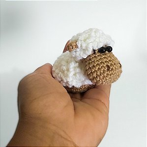 Ovelha Mini Amigurumi