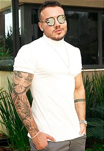 Camiseta Gola Alta Canelada Branca